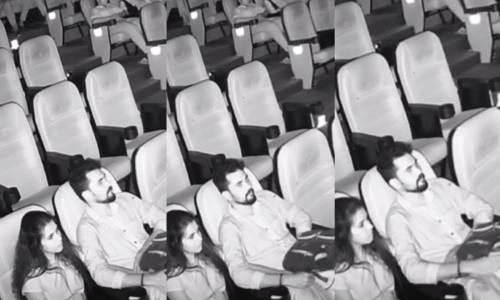 Girlfriend Giving Nice Hand Job In Cinema Hall
