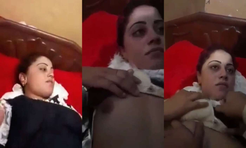 Desi Girl Showing Tits